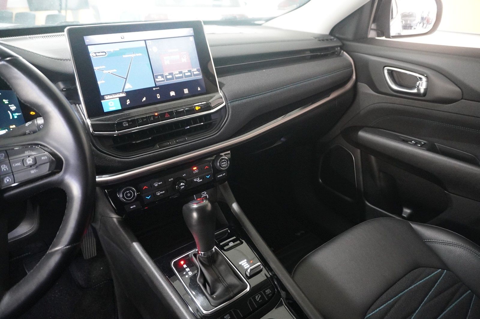 Fahrzeugabbildung Jeep Compass 1.3 4X4 HYBRID NAVI/LED/KAMERA/VIRTU/DAB