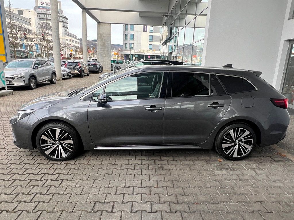 Fahrzeugabbildung Toyota Corolla Touring Sports 2.0 Hybrid Teamplayer