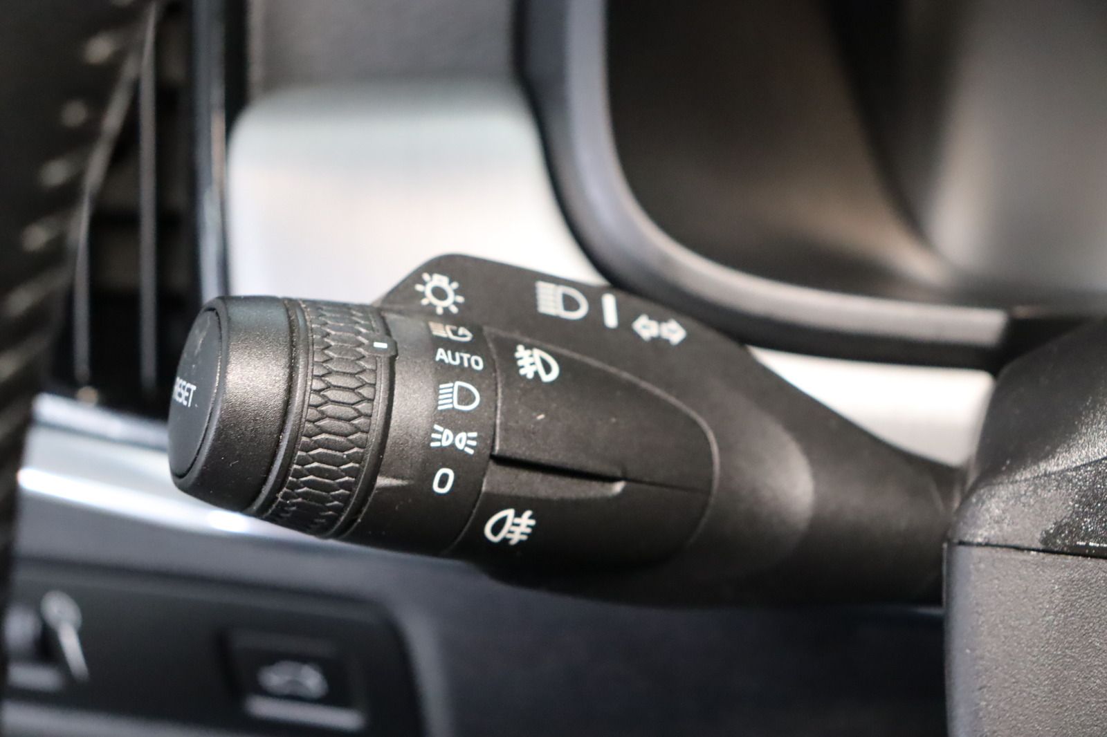 Fahrzeugabbildung Volvo V90 Kombi * HUD * Keyless * Limited Edition Mome