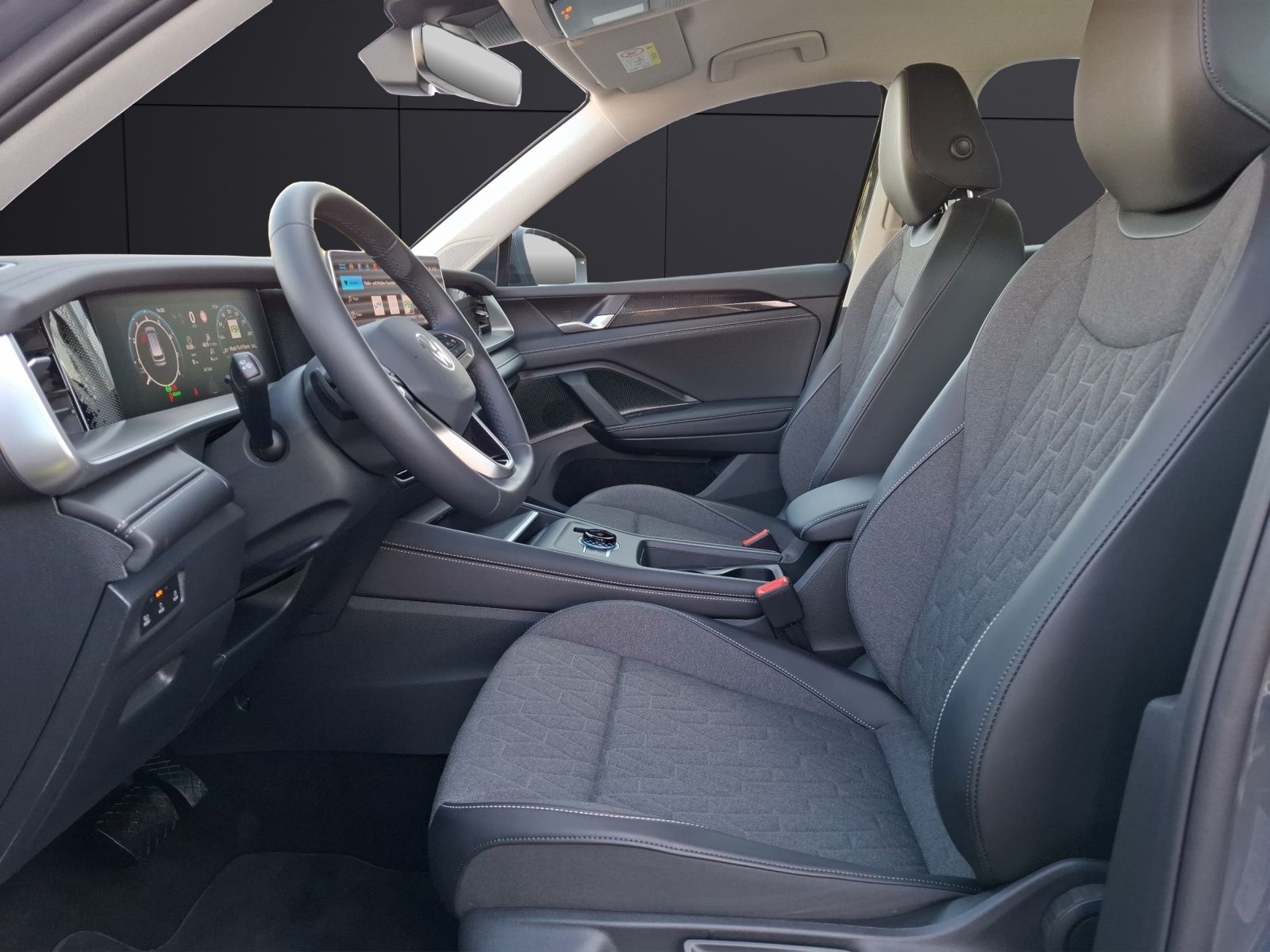 Fahrzeugabbildung Volkswagen Tayron eTSI Life DSG LED AHK Navi AID ACC RFK SH