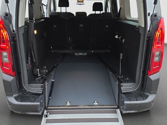 Fahrzeugabbildung Fiat Doblò Kombi L2 XL Länge 2 Rollstuhlrampe