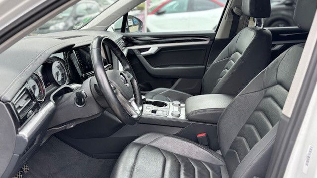 Fahrzeugabbildung Volkswagen Touareg V6/4Motion/Leder/AHK/Luftfahrwerk/4xKlim