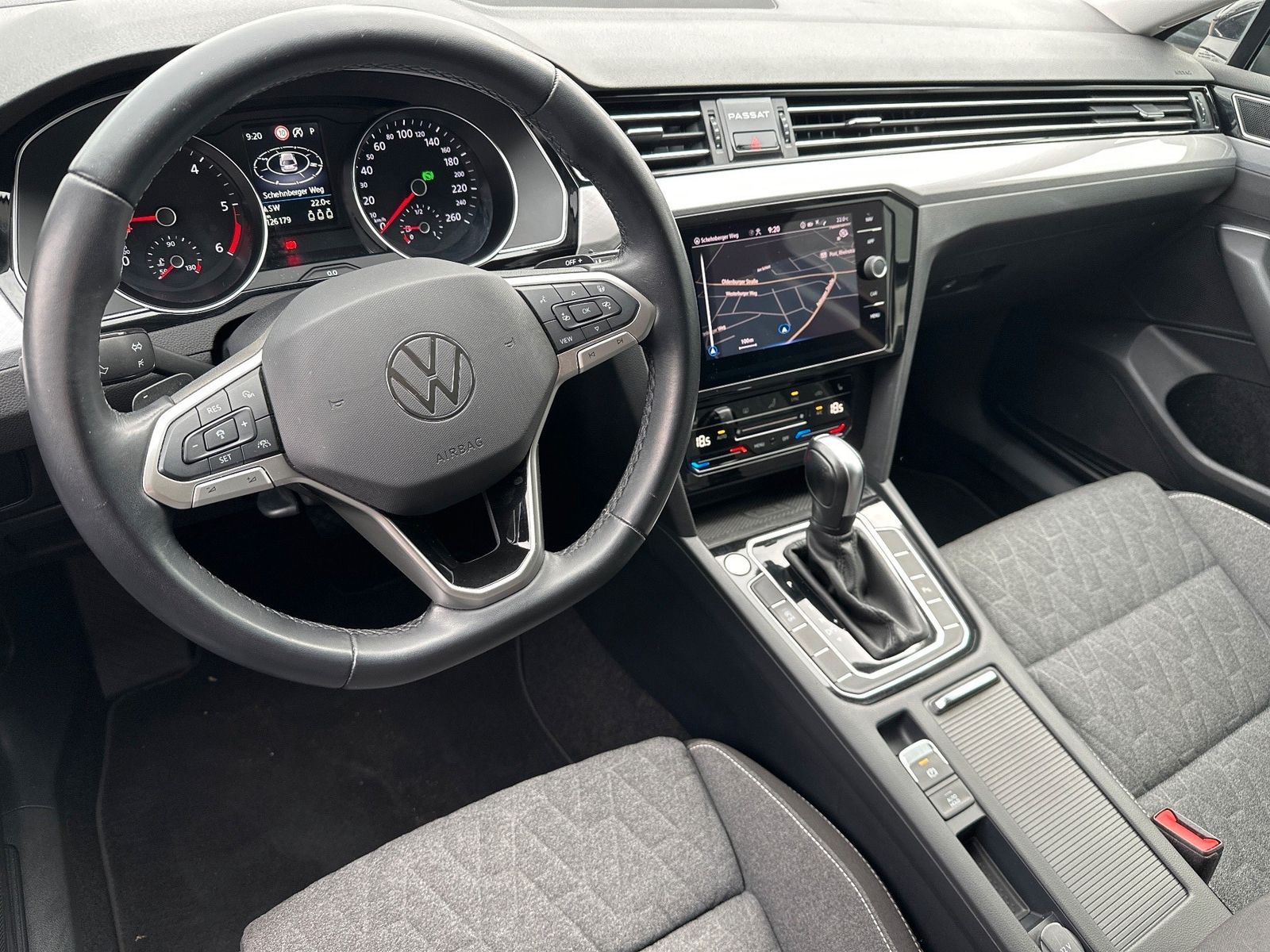 Fahrzeugabbildung Volkswagen Passat Variant Business NAV+LED+ACC+AHK+KAM+17ZO