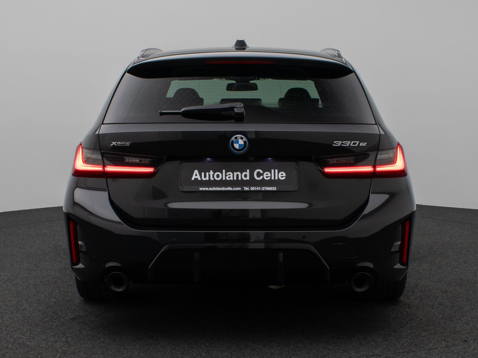 Fahrzeugabbildung BMW 330e xD M Sport Panorama Kamera HUD DAB H/K AHK