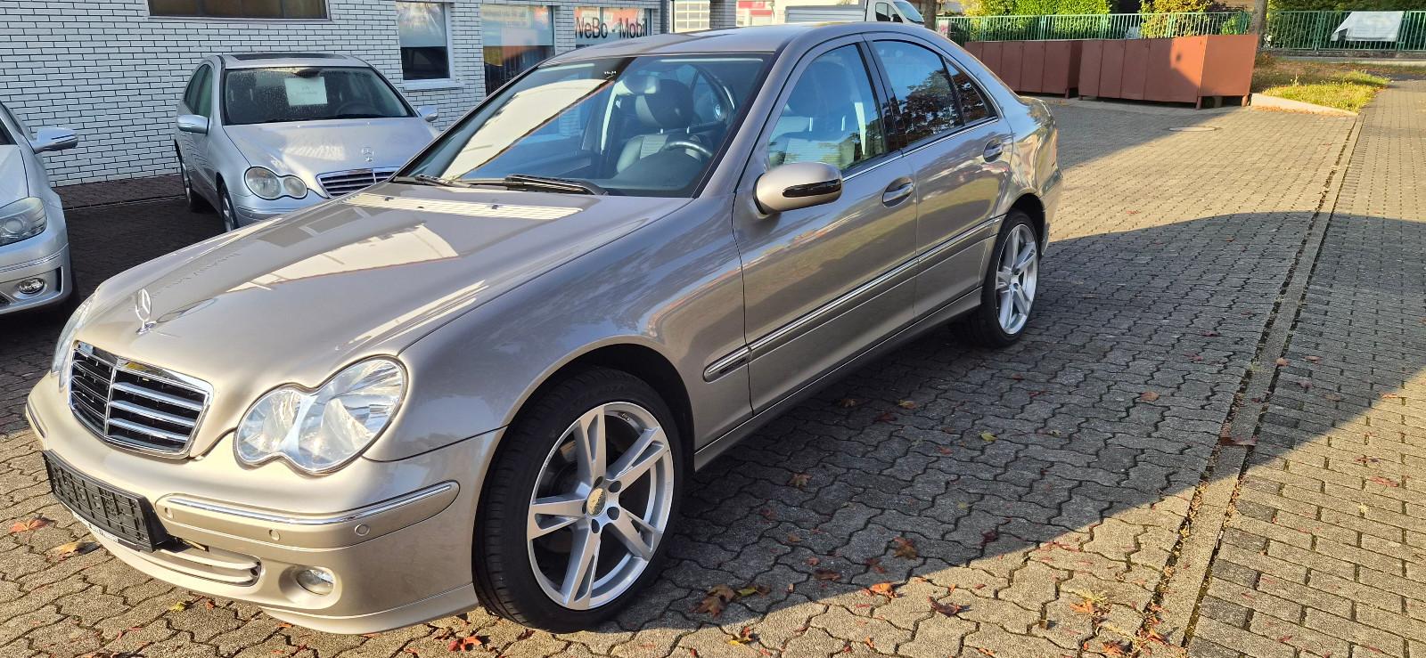Mercedes-Benz C 180, Navi, WiFi,  Standheizung, vieles neu!!!!