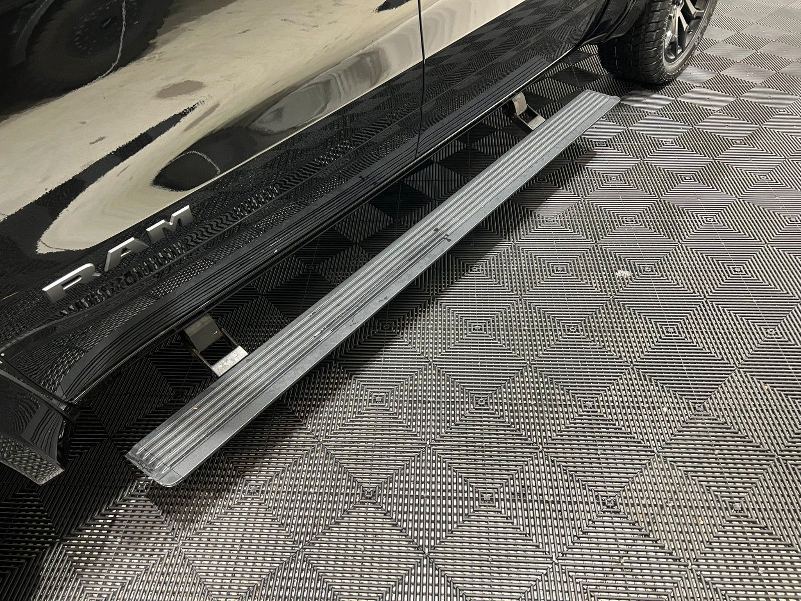 Fahrzeugabbildung Dodge RAM 1500 Limited Night  H/O 3.0L / MFT RTR Ed.