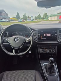 Volkswagen T-Roc - 10
