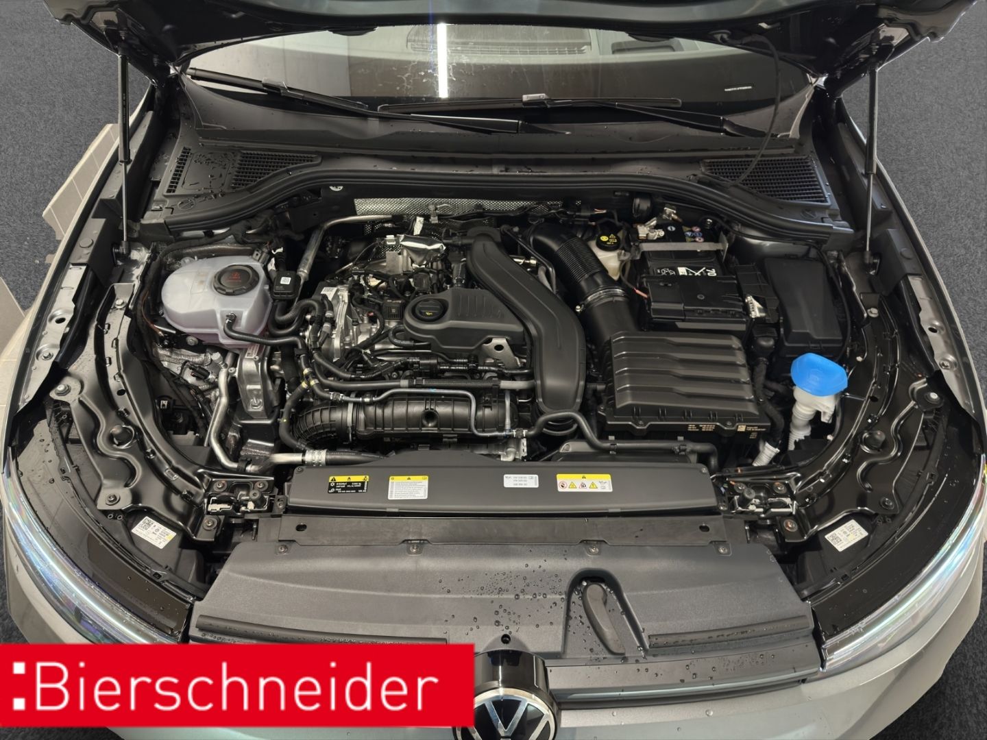 Volkswagen Passat Variant 1.5 eTSI DSG Business AHK 360  HU foto 25