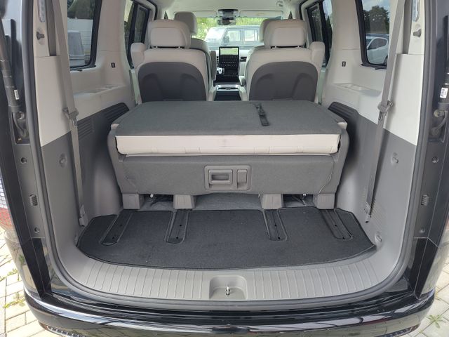 Hyundai STARIA 2.2 CRDi LIMITED EDITION 7-Sitzer