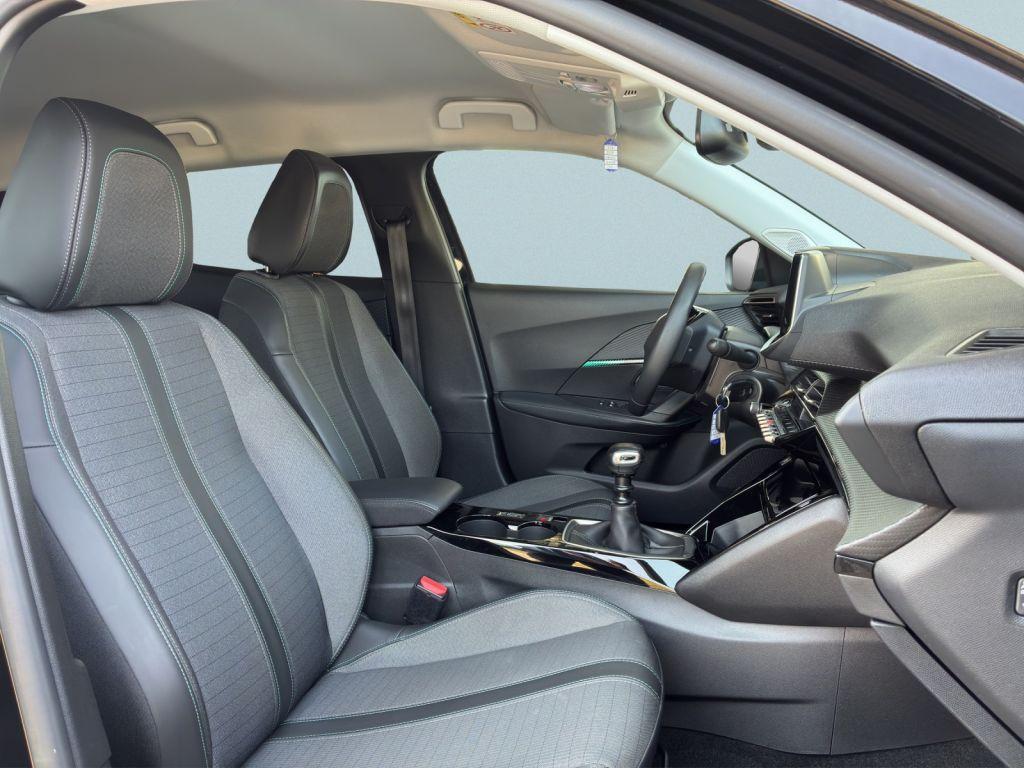Peugeot 2008 PureTech 130 Allure