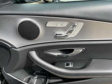 Fahrzeugabbildung Mercedes-Benz E 350 d Lim. 4Matic AMG Line Pano 20"