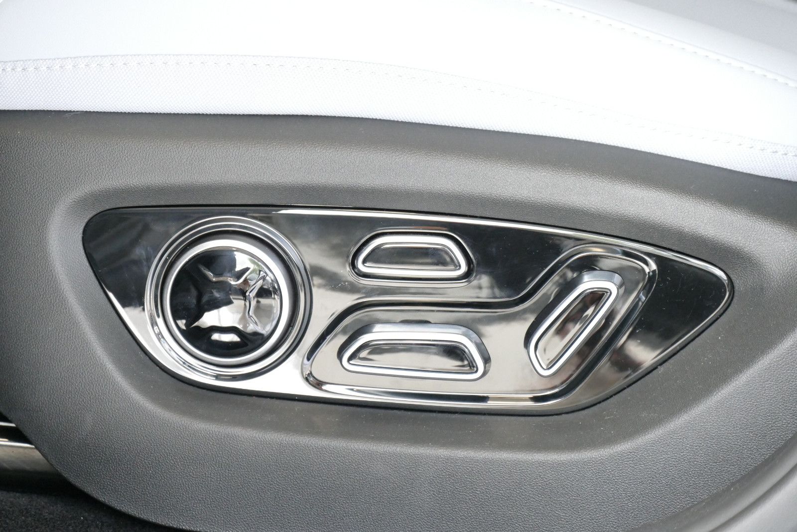 BYD SEALION 7