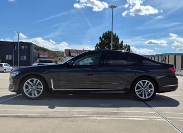 BMW 730 - 4