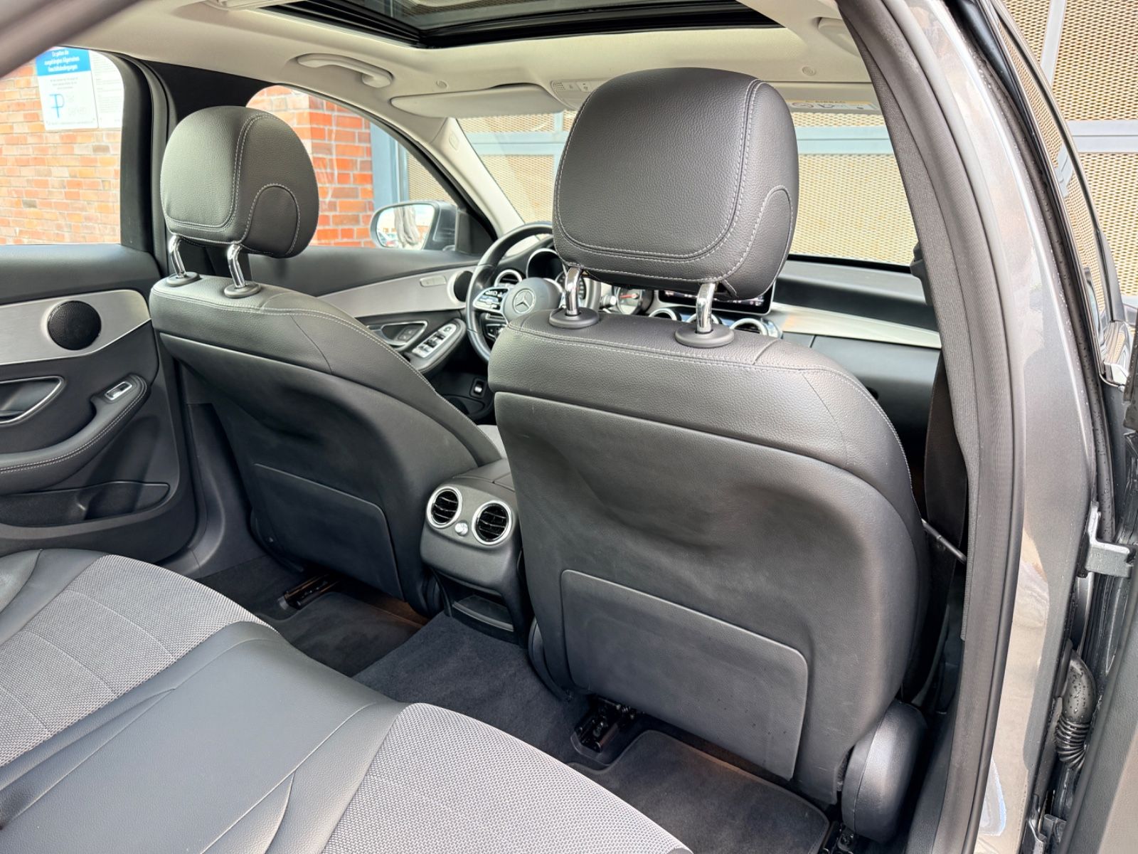 Mercedes-Benz C 180 Limousine 9G Advantage Kamera CarPlay Pano foto 23
