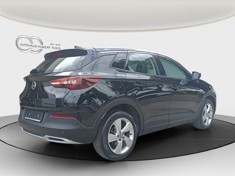 Fahrzeugabbildung Opel Grandland X 1.2 Turbo Innovation Aut.