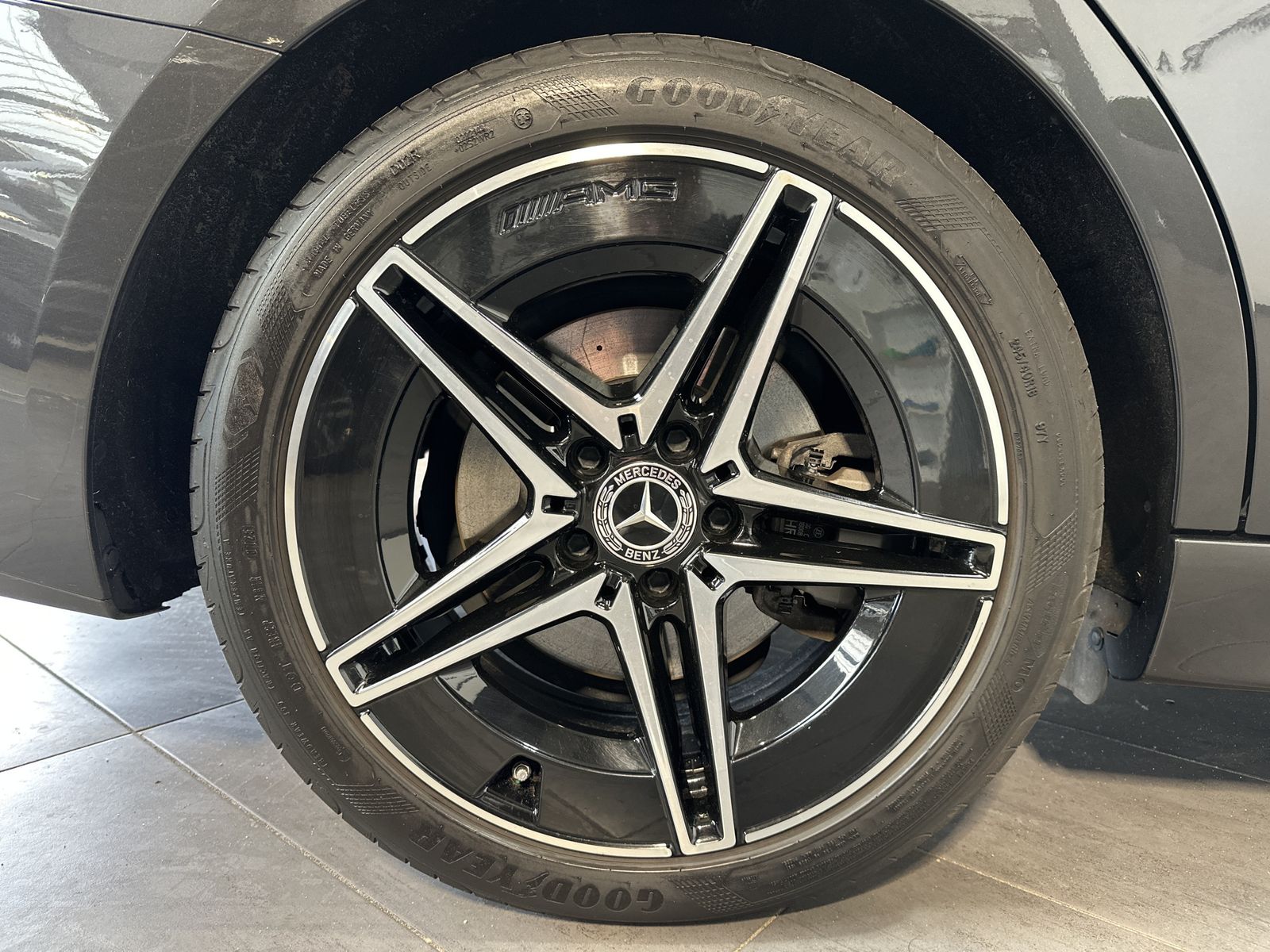Fahrzeugabbildung Mercedes-Benz C 300d T AMG Line NAV+LED+HUD+PANORAMA+ACC+AHK