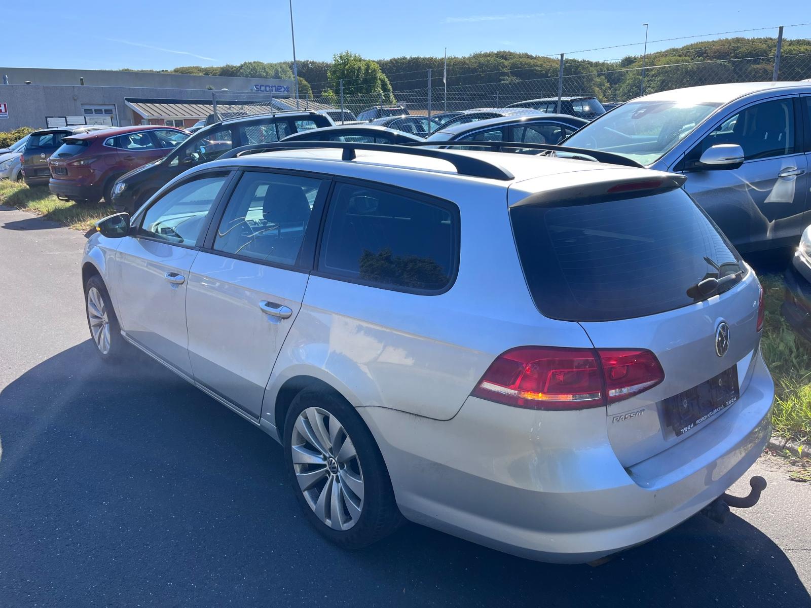 Volkswagen Passat 2011 — photo 5