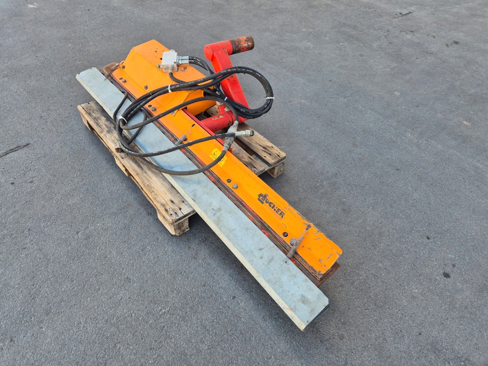 Fahrzeugabbildung Andere Dücker UNA 500 D Ausleger / Unimog / 2004