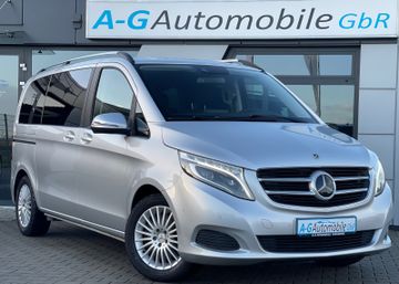 Mercedes V 220 - 2