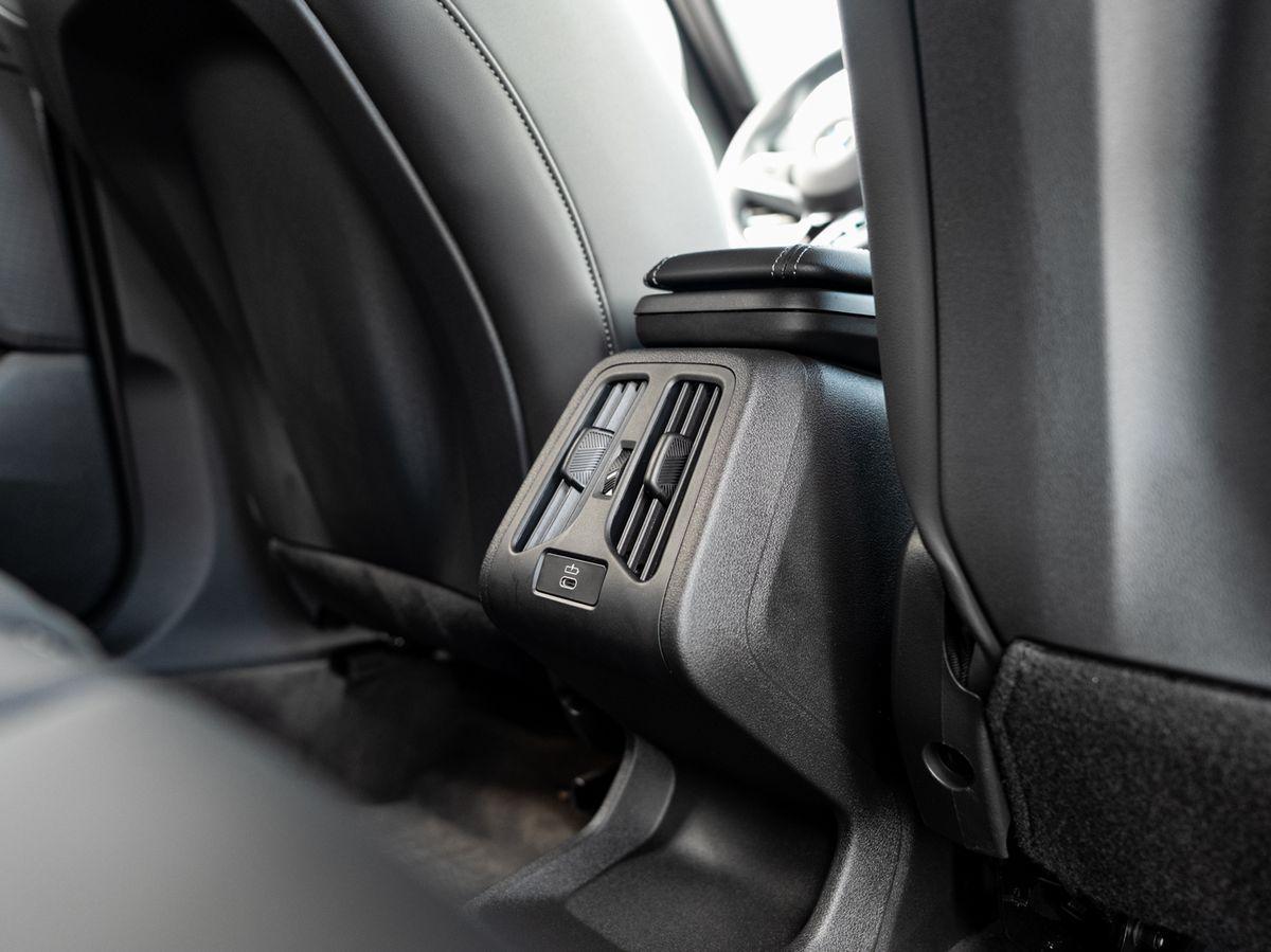 BMW X1 sDrive20i M-Sport AHK PANO ACC KoZg AdLED LRH