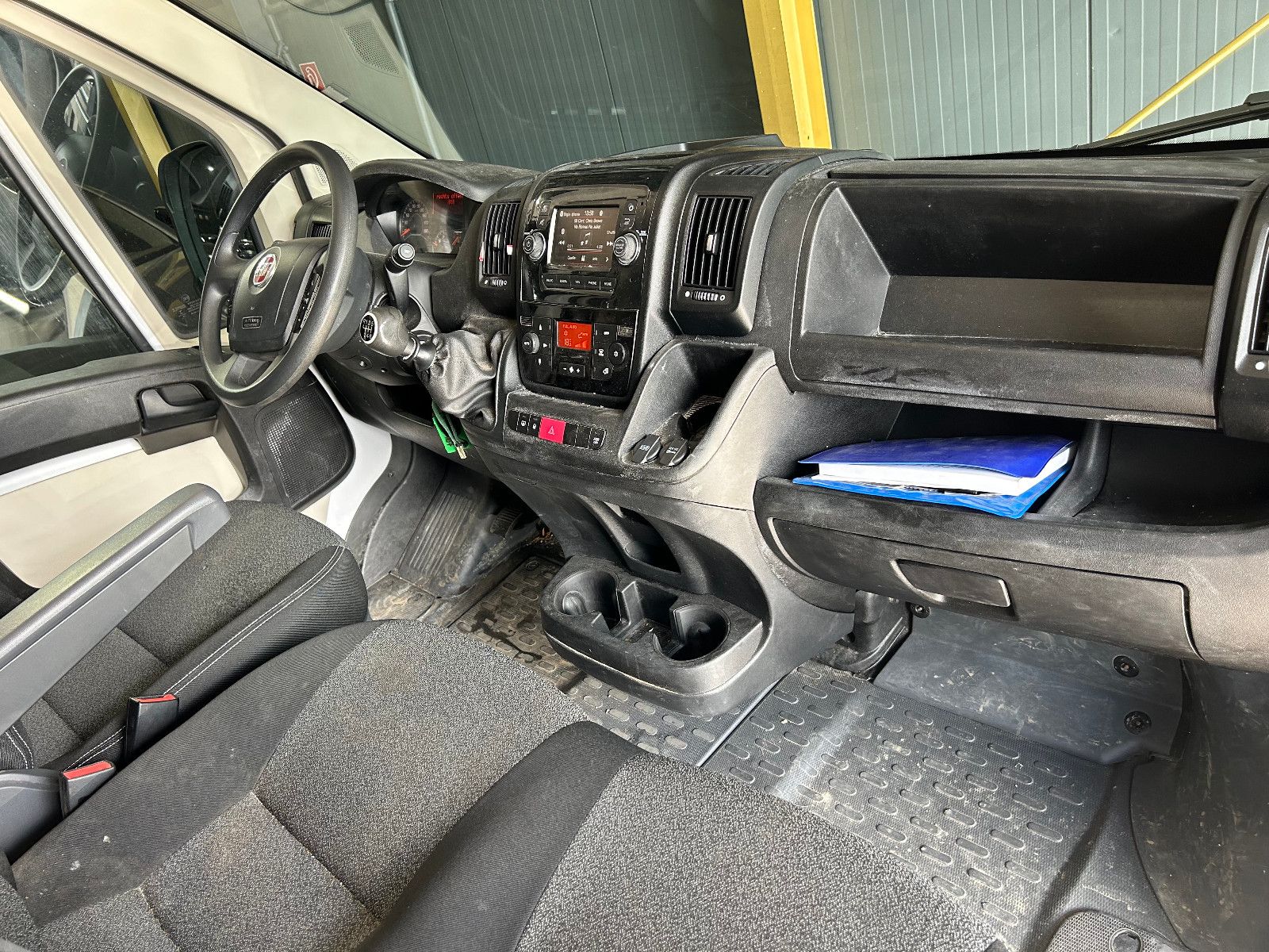 Fahrzeugabbildung Fiat Ducato Kasten 35 140 L1H1 RS: 3000 mm/3-SITZ/KAM