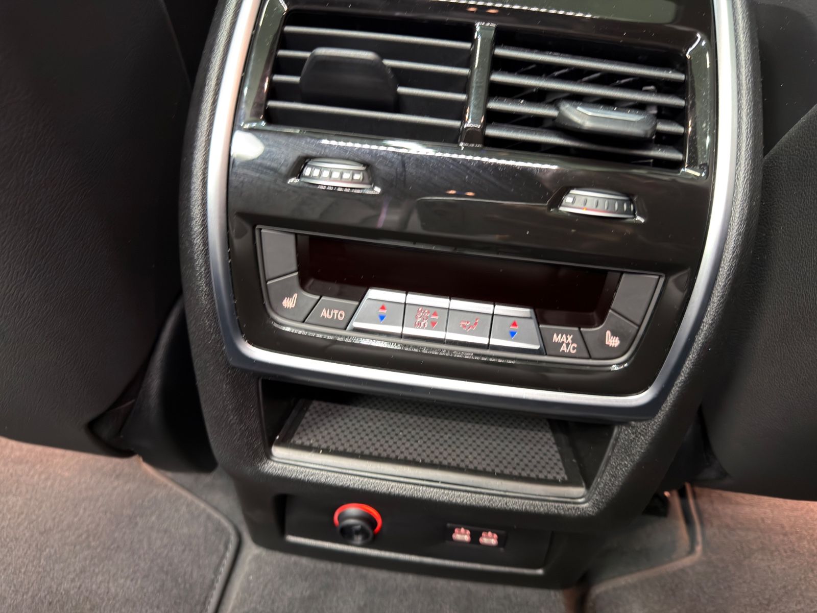 Fahrzeugabbildung BMW X7 xDrive 40d M SPORT PRO|LUFT|PANO|7-SITZER|AHK