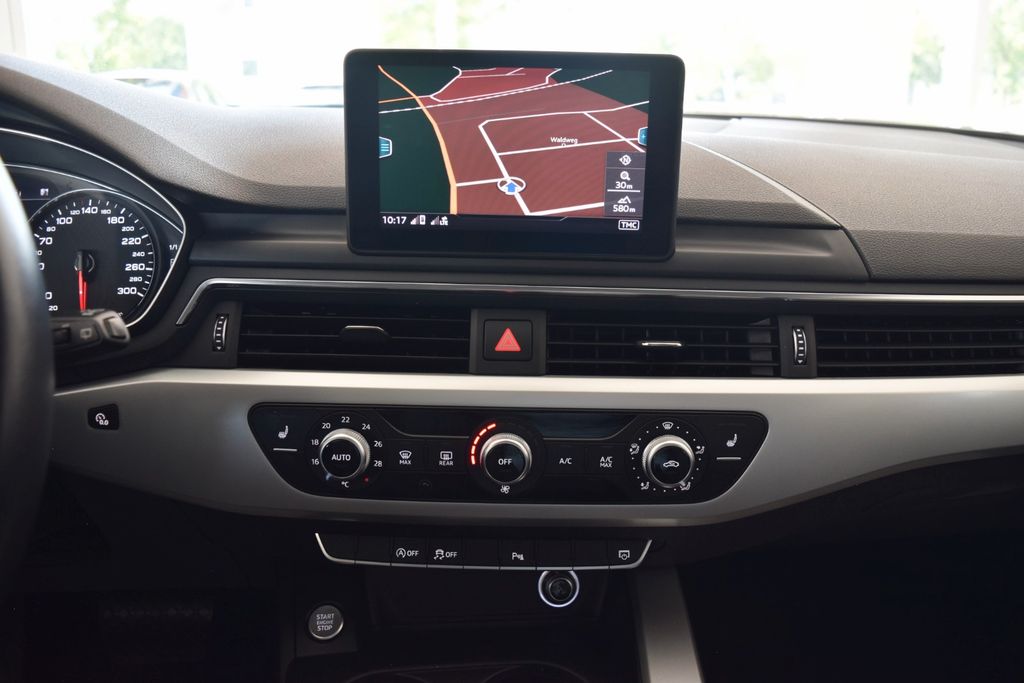 AUDI A4 2.0 TDI Avant~Navi~Bluetooth~Bi-Xenon~AHK AUDI A4 2.0 TDI Avant~Navi~Bluetooth~Bi-Xenon~AHK