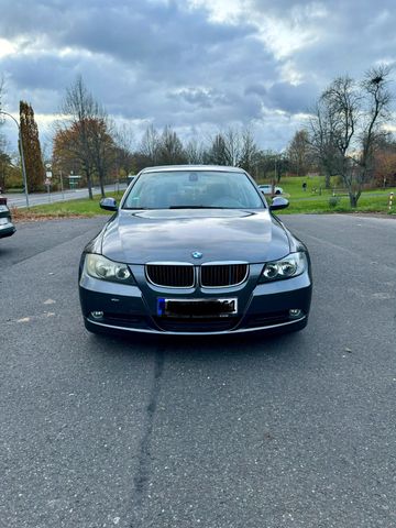 BMW 318i -