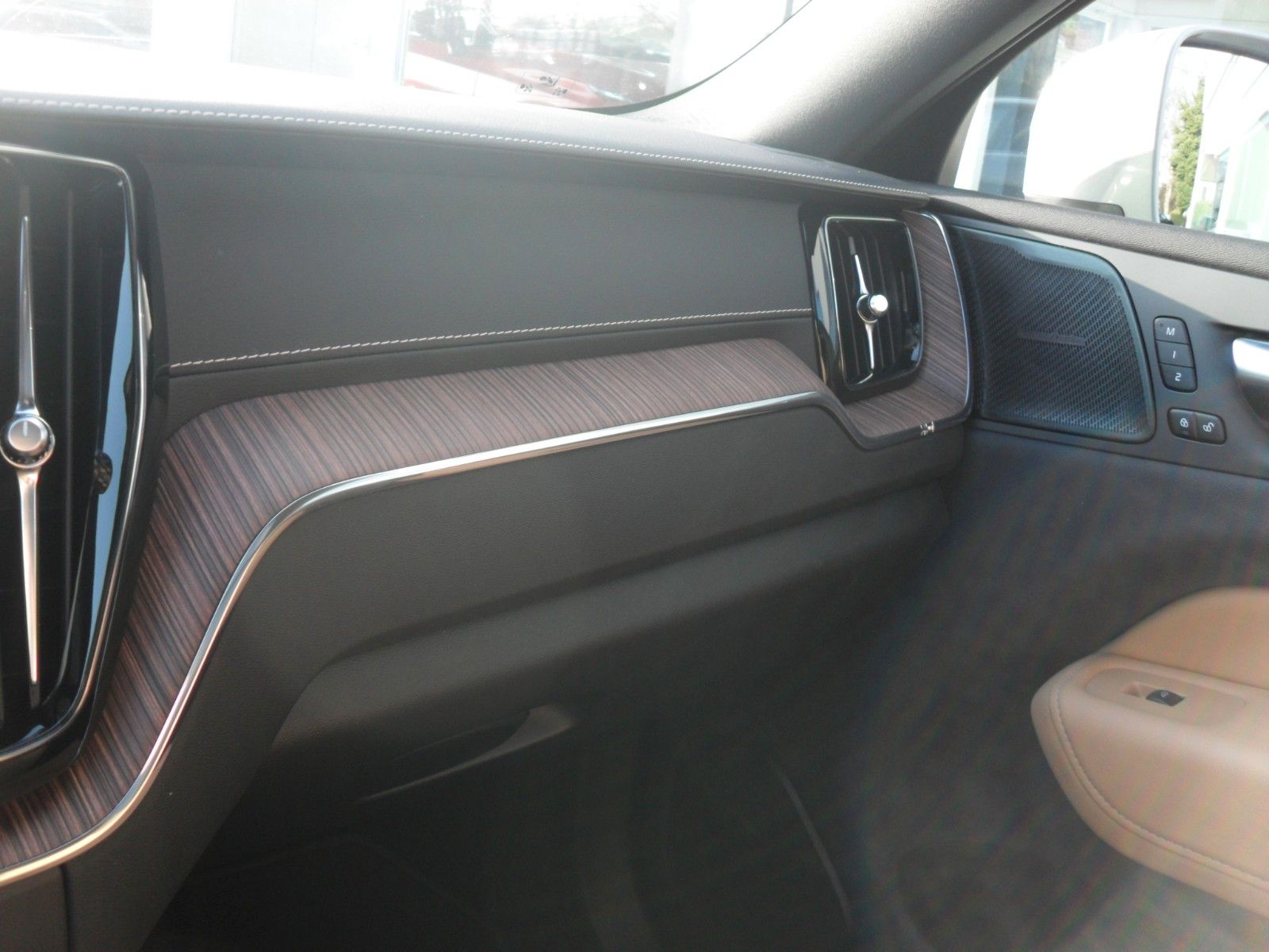 Fahrzeugabbildung Volvo XC 60 T6 Inscription | AWD