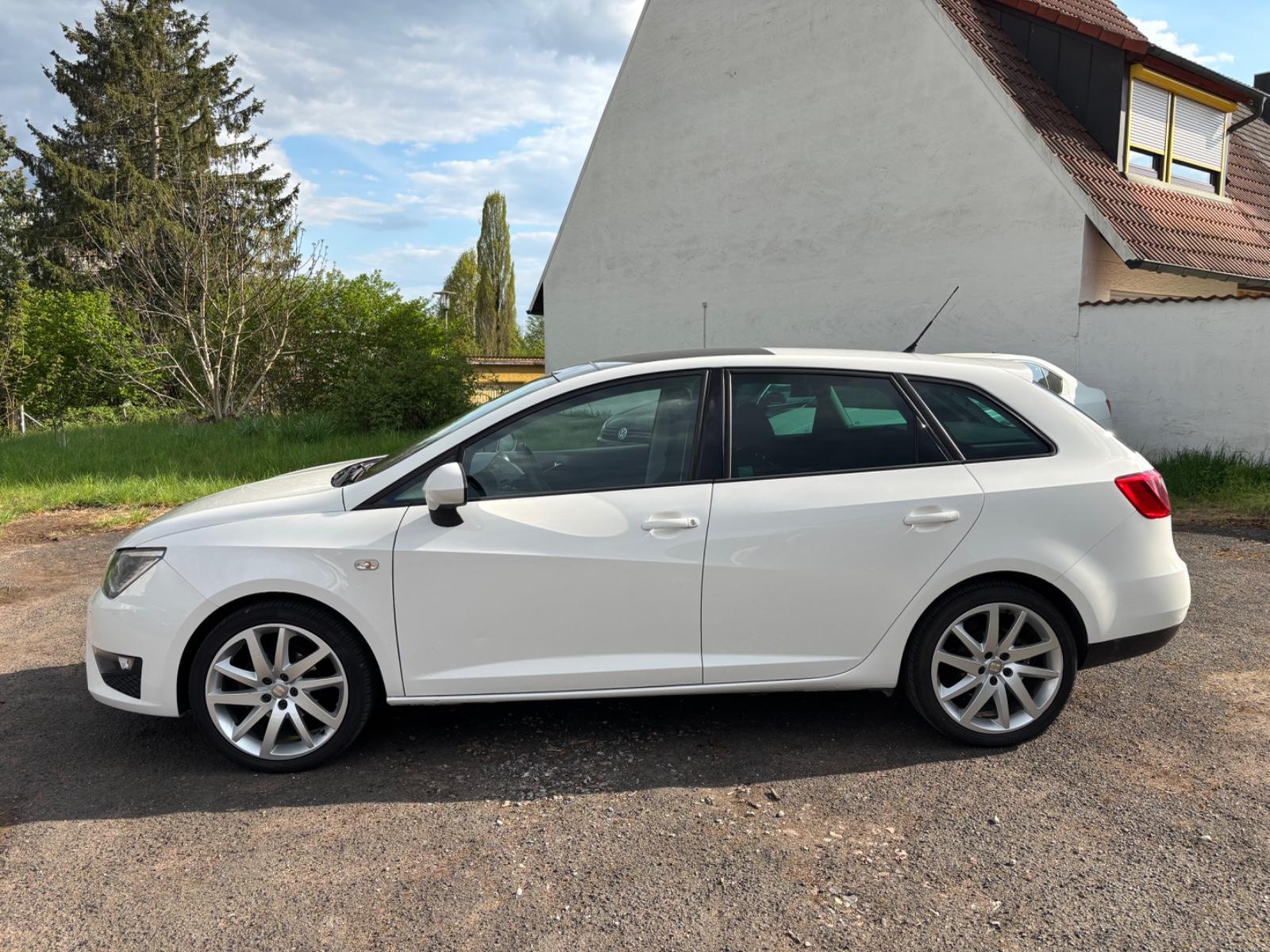 Seat Ibiza ST FR TSI ~Navi~Xenon~Pano~SHZ~PDC