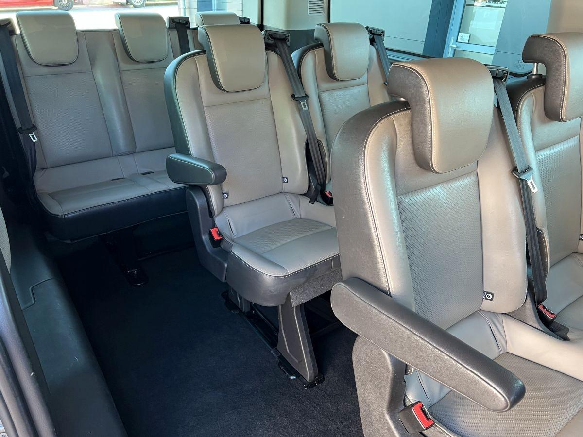 Ford Tourneo Custom Titanium L2 (Sitze 2-2-2-3) *