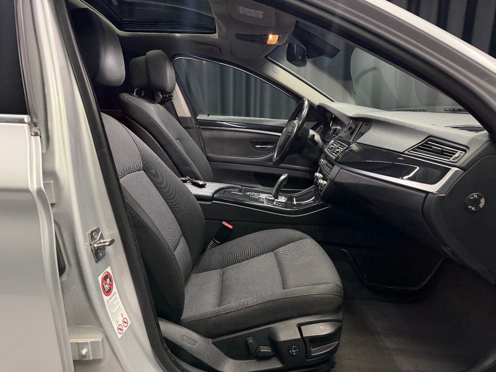 Fahrzeugabbildung BMW 530d Limousine |AUTOMATIK|PANO|NAVI|PDC