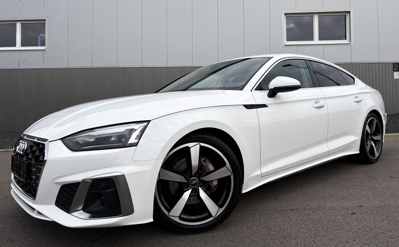 Audi A5 40 TDI S-Tronic S-LINE LED Navigation AHK DAB foto 1