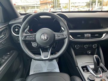 Alfa-Romeo Stelvio - 10