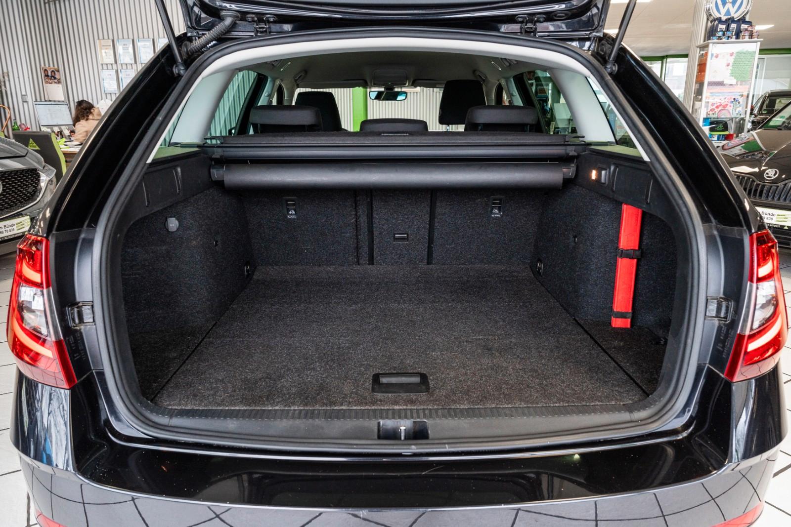 Skoda Octavia Combi Ambition Navigation PDC 1.Hand