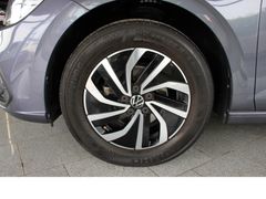 Fahrzeugabbildung Volkswagen Polo Life,Top-Ausstattung,Top-Zustand