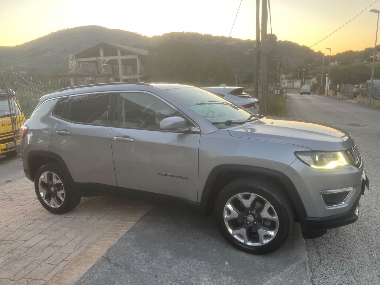 Jeep Compass 2.0 Multijet II 4WD Limited imagem 2