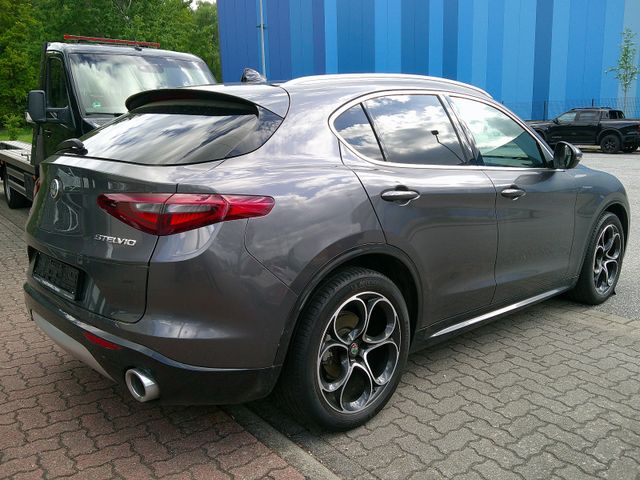 Alfa Romeo Stelvio Lusso Ti Q4