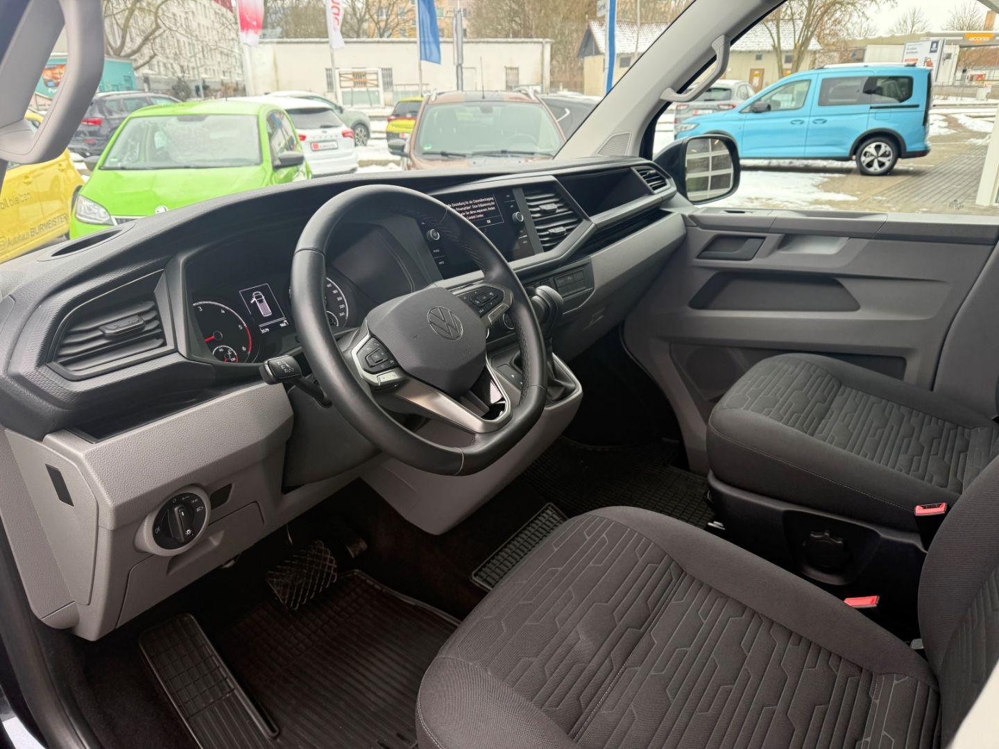 VW T6 Caravelle Comfortline Navi LED Musikstreaming - Image 9