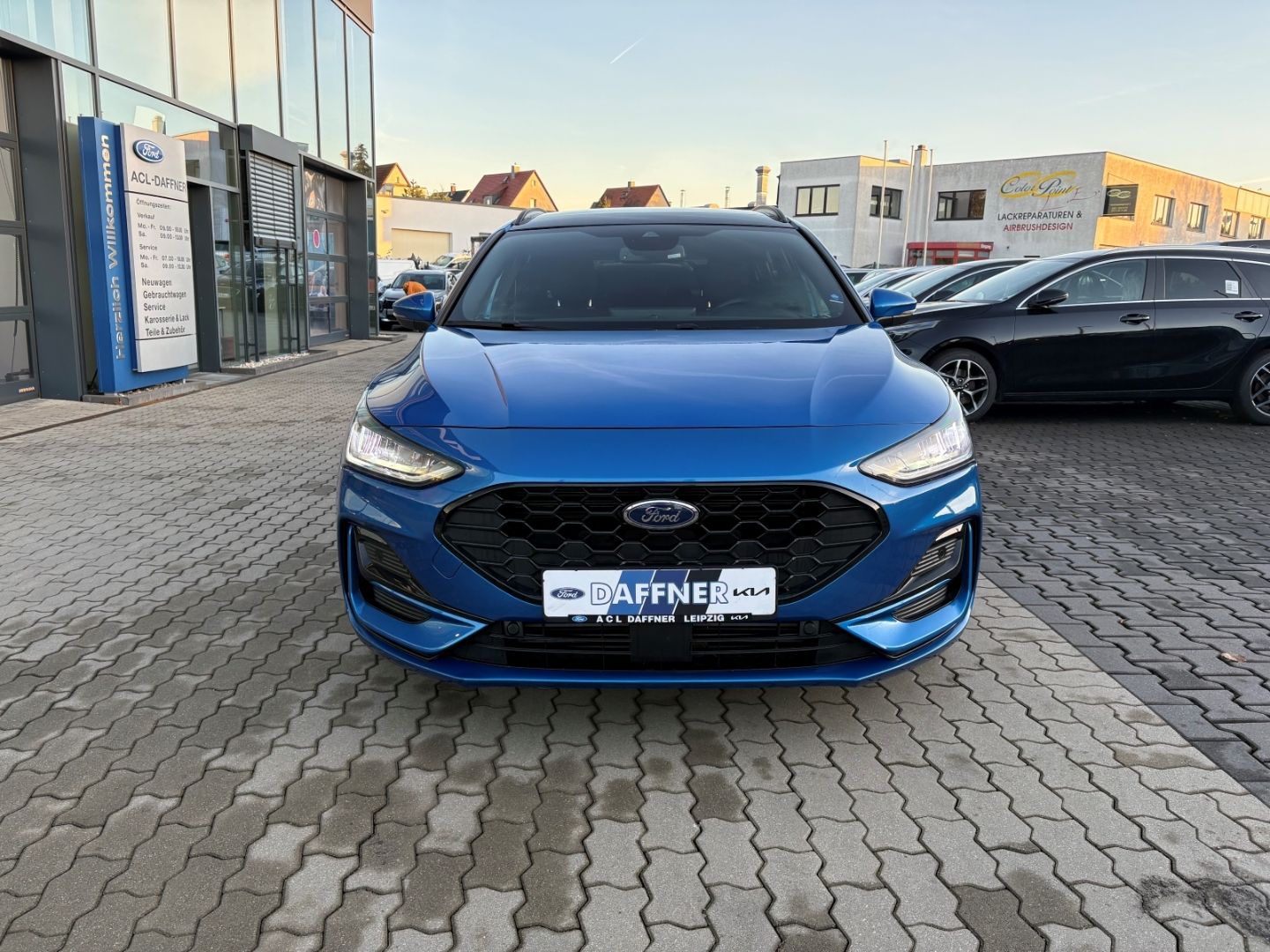 Fahrzeugabbildung Ford Focus Turnier ST-Line X MHEV AHK Kamera Navi LED