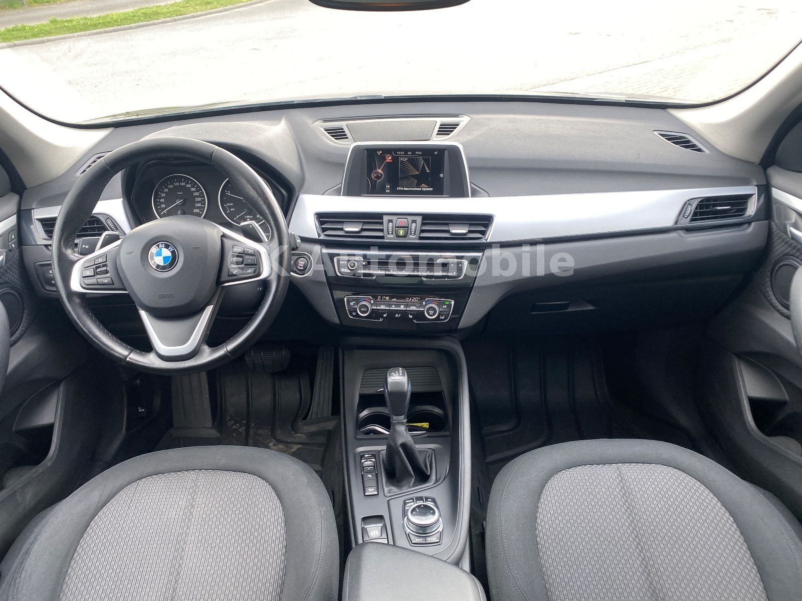 Fahrzeugabbildung BMW X1 xDrive 20d Advantage Autom./Navi/Pano/LED/PDC