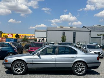 BMW 728 - 1