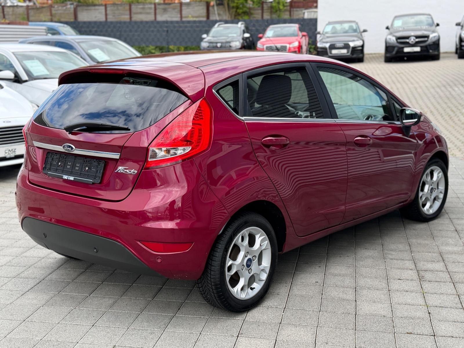 Ford Fiesta Titanium*PDC*KLIMAAUT.*4-ZYL.*