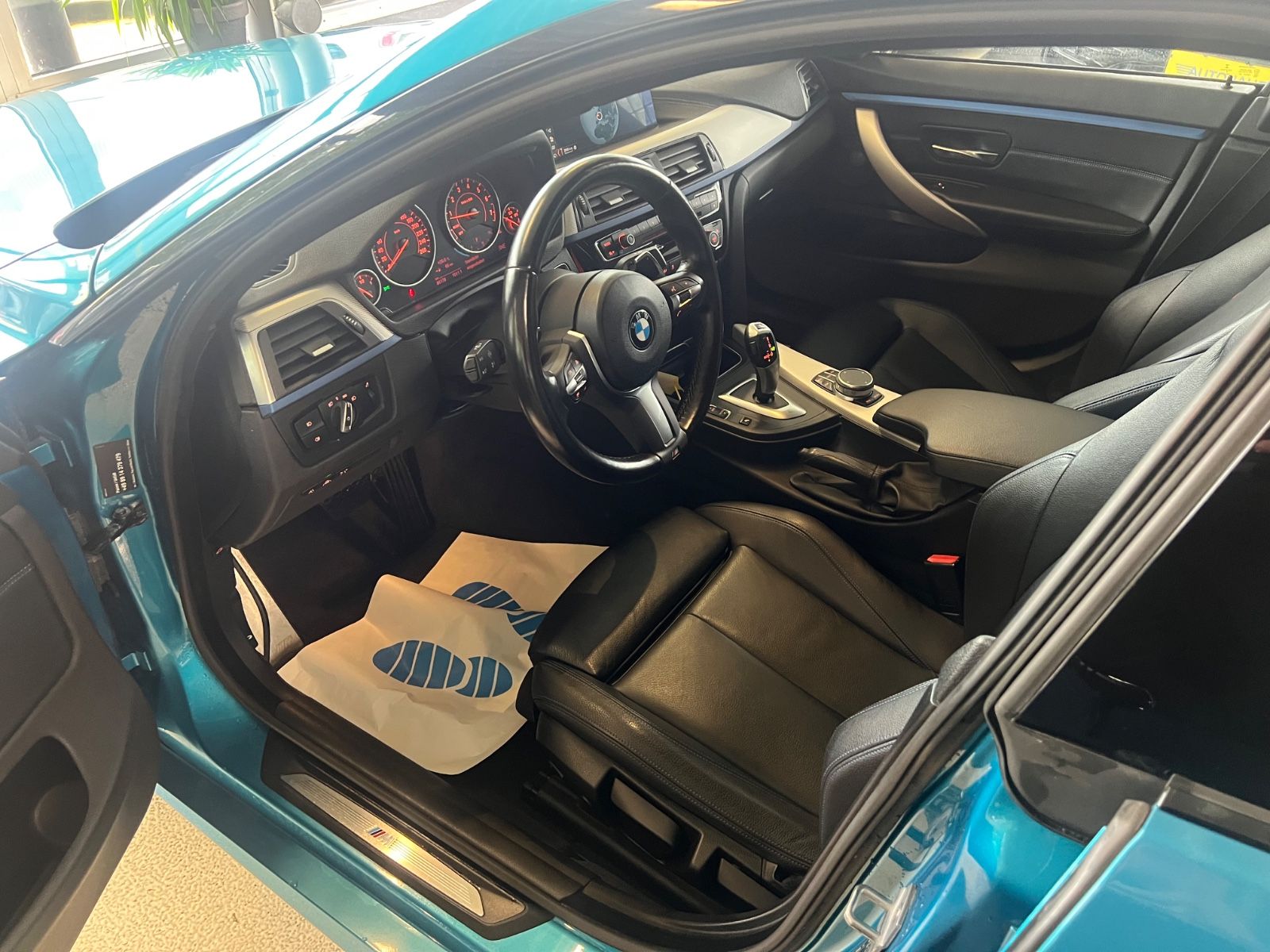 Fahrzeugabbildung BMW 4 Gran Coupe 430 i M Sport*Rocksblau