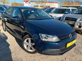 Volkswagen Jetta VI Comfortline BMT *Klimaaut*PDC* - Volkswagen Jetta Comfortline mit Benzin-Antrieb