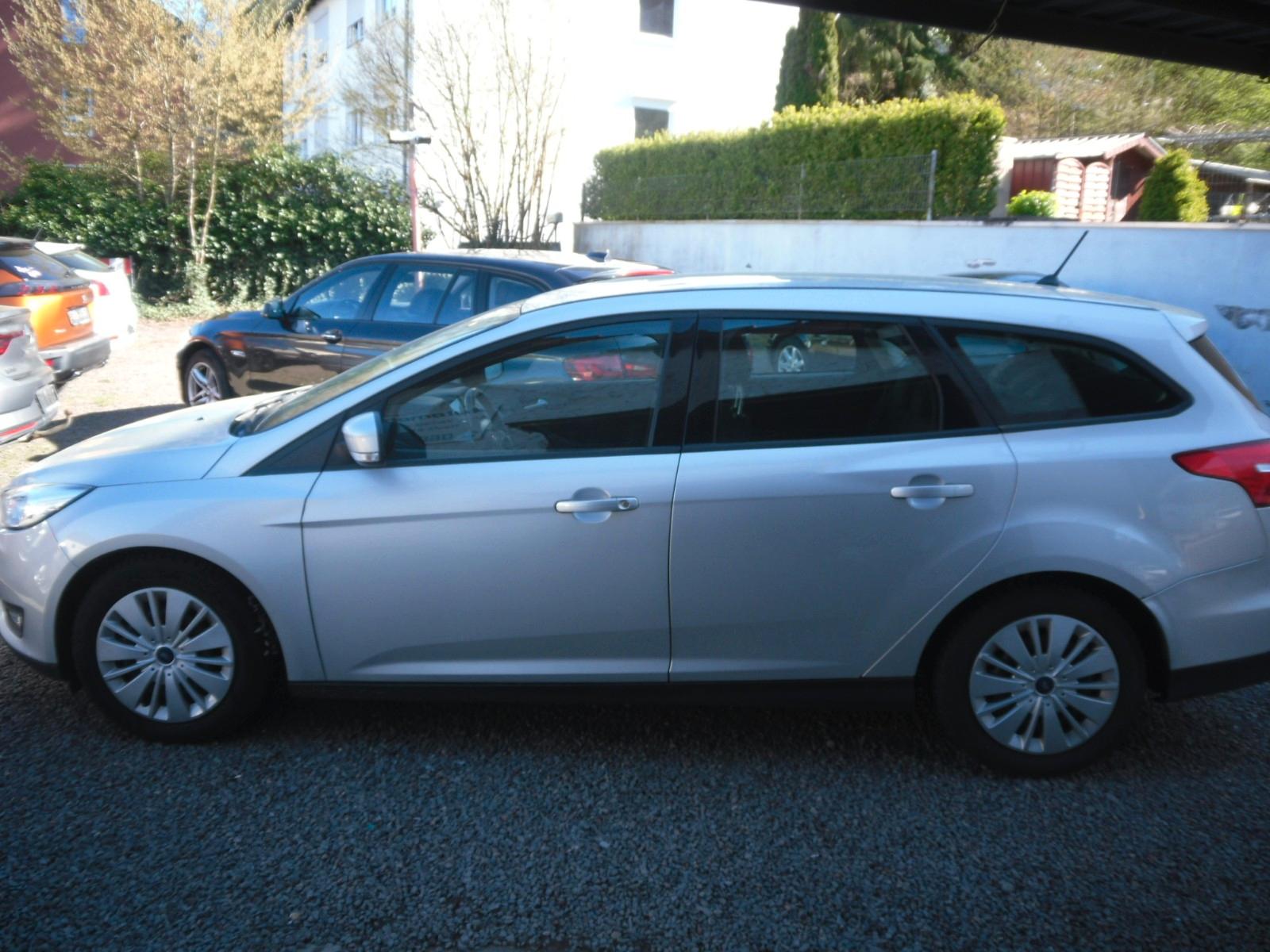 Ford Focus Turnier Business Navi SHZ 1,5l 120PS  PDC