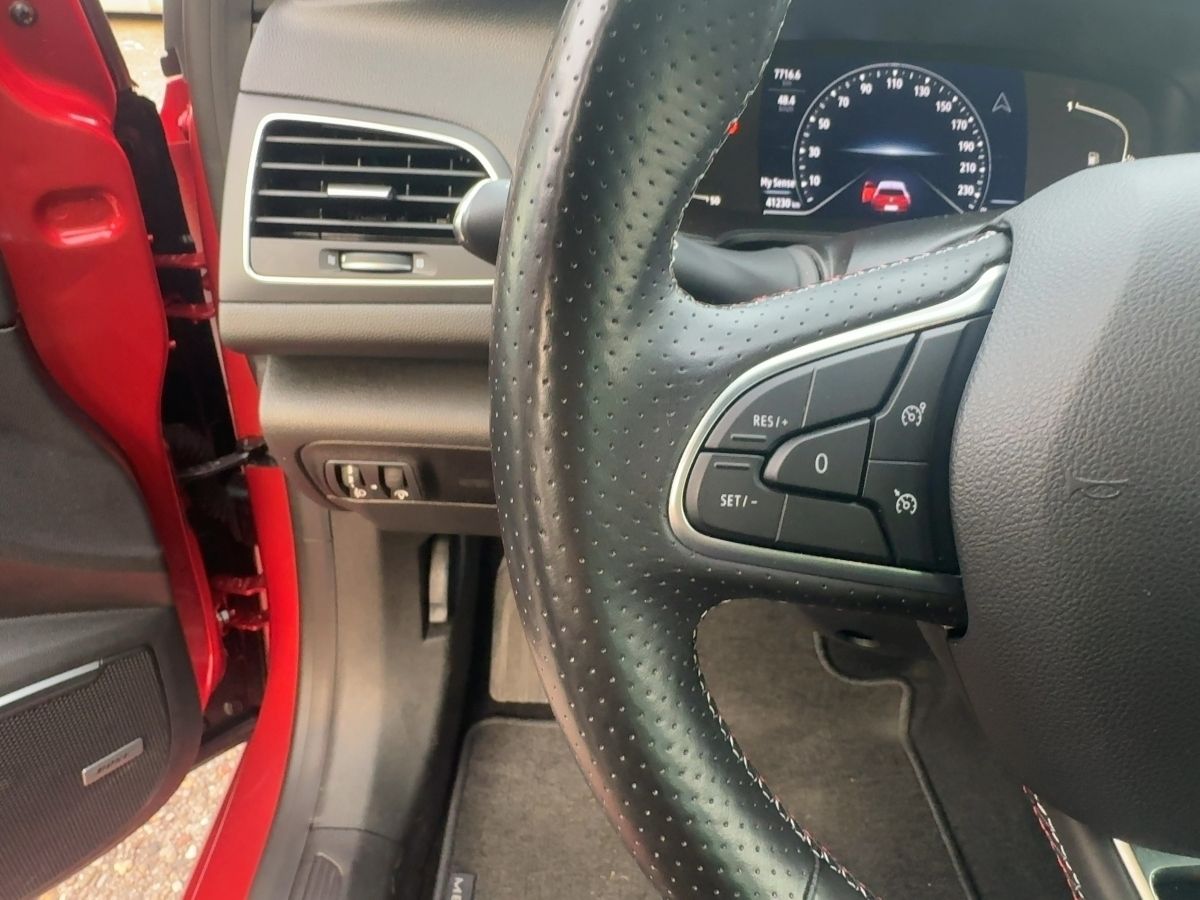 Fahrzeugabbildung Renault Megane R.S. LINE TCe 160 EDC