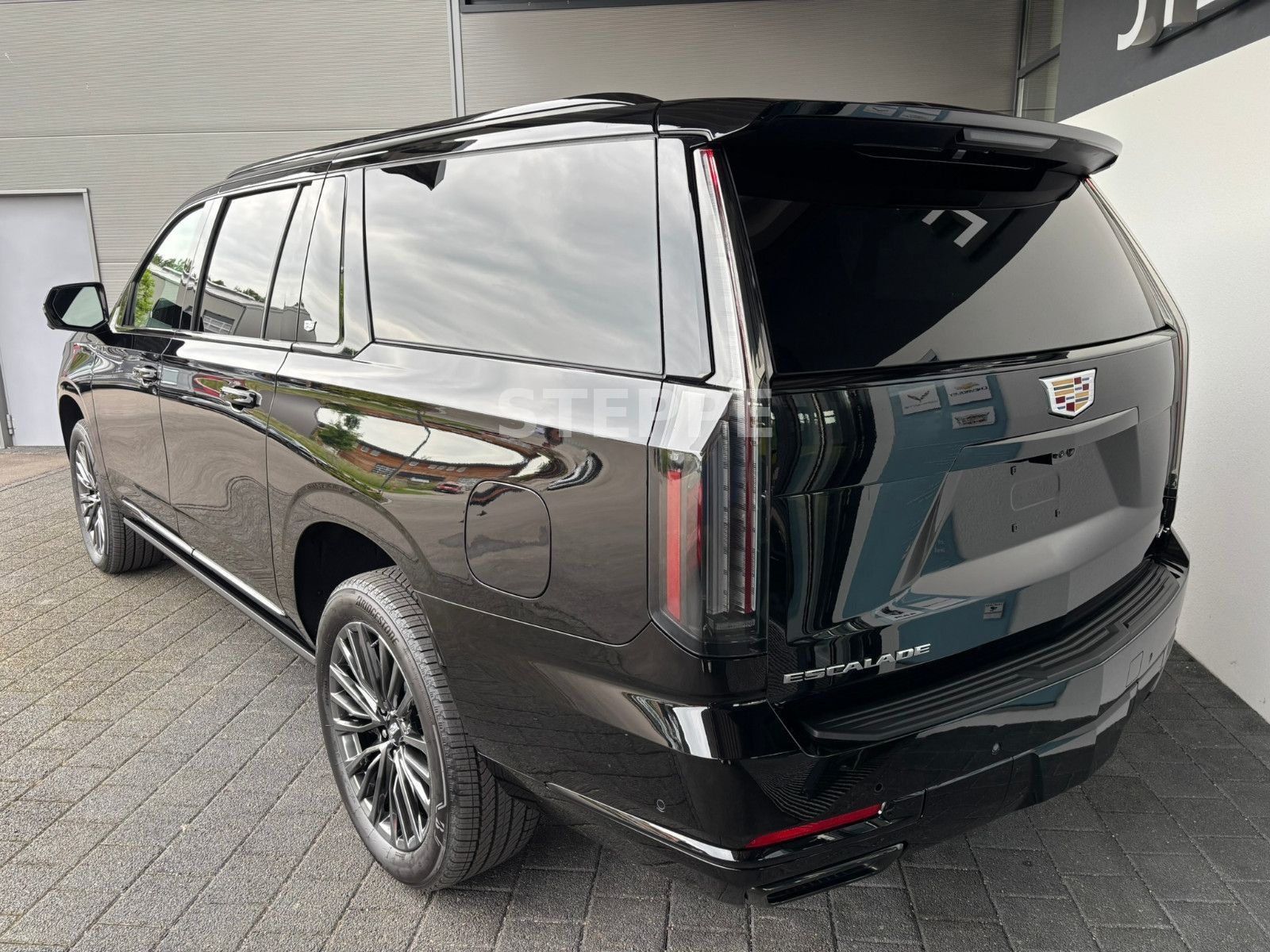 Cadillac Escalade FACELIFT MY26 6.2 V8 ESV Sport Platinum