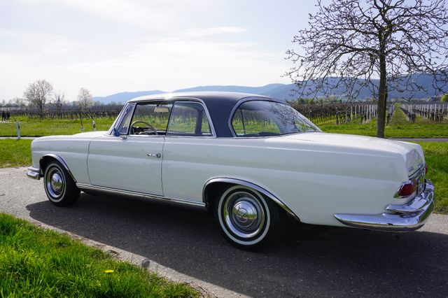 Mercedes-Benz 220SE Coupe  W111 deutsches Auto