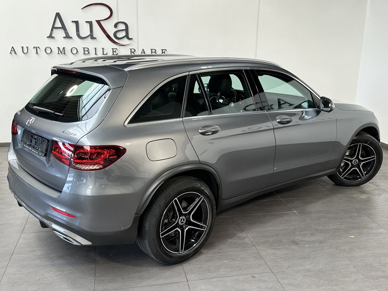 Fahrzeugabbildung Mercedes-Benz GLC 220d 4Matic AMG-Line NAV+LED+AHK+PANO+360°